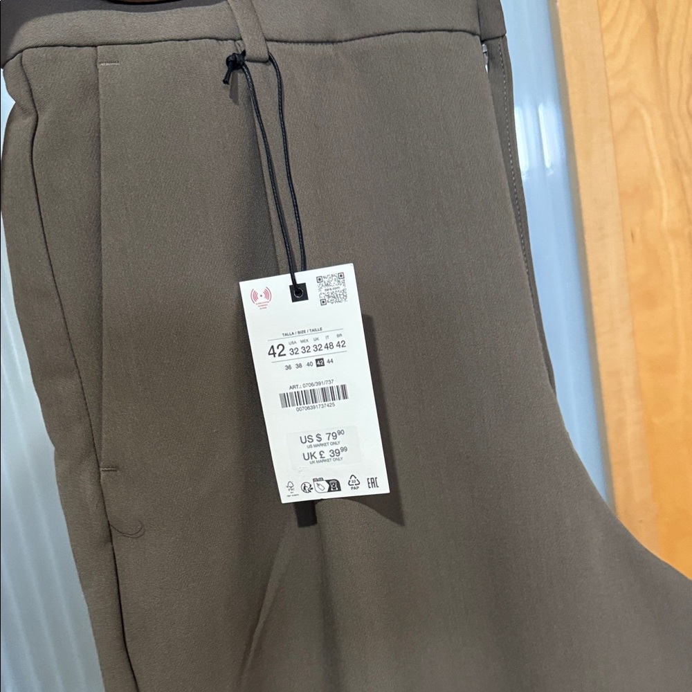 Wide Leg Pleated Trousers - Brown/ Taupe - Picture 9 of 9